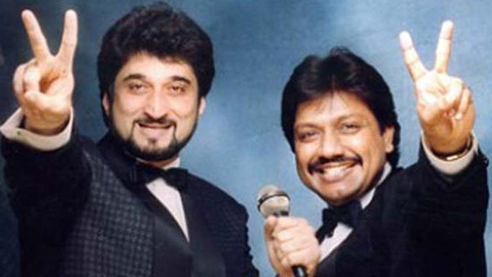 তাঁদের সাফল্যের পিছনে ছিলেন মিঠুন। তিনি প্রথম সুযোগ দিয়েছিলেন। তাকে কাজে লাগাতে ভোলেননি দুই তরুণ তুর্কি। মিঠুনের সুবাদেই তাঁদের সামনে উজ্জ্বল ভবিষ্যতের দিশা খুলে গিয়েছিল।