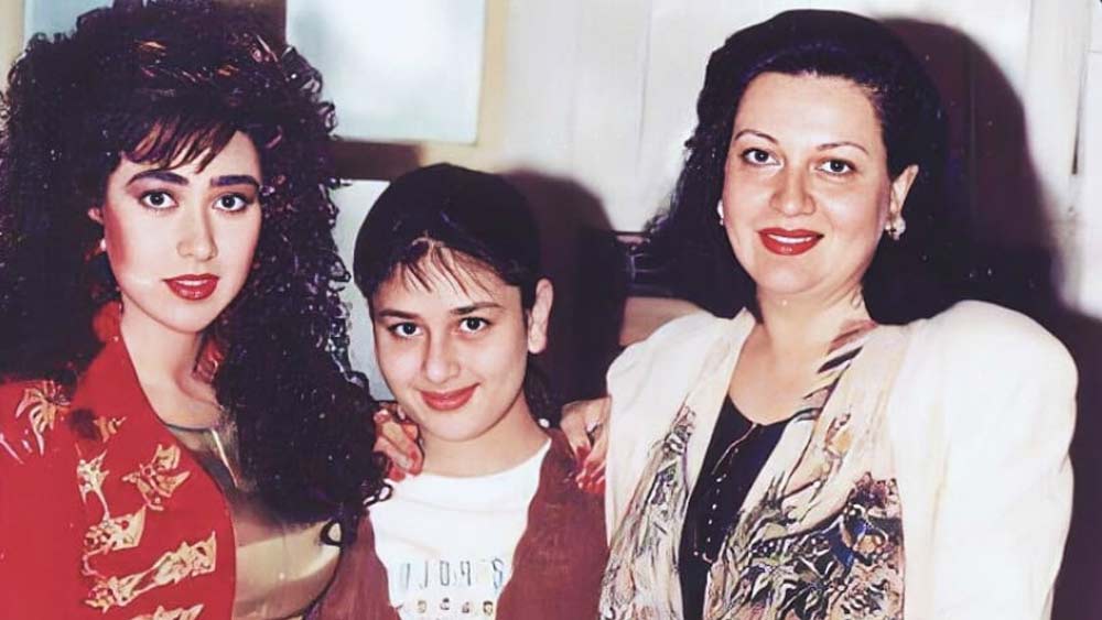 মায়ের সিদ্ধান্তে কোনও দিনই না বলেননি করিশ্মা। তাই বুকে পাথর রেখে নিজের জীবন থেকে সরিয়ে দিয়েছিলেন অক্ষয়কে। আর অক্ষয়?