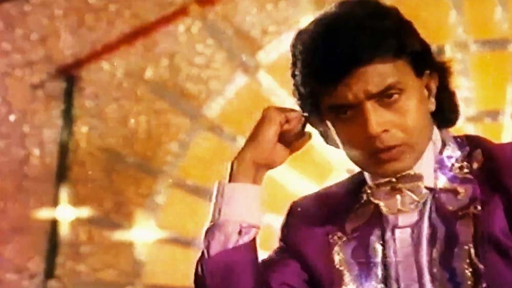 প্রযোজকদের মুখ ভার, অভিনেতাদের টেনশন। হাজার হোক মিঠুন বলে কথা! সে সময় মিঠুন মধ্যগগনে। একের পর এক তাঁর হিটে বক্সঅফিসে টইটম্বুর।