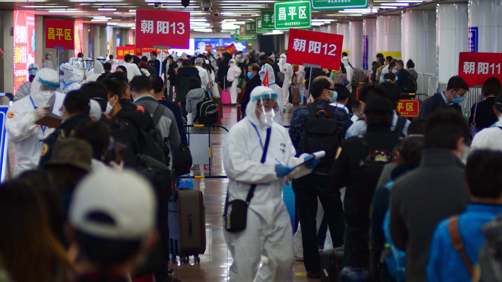 ২৩ জানুয়ারি থেকে শুরু হয় লকডাউন। প্রায় আড়াই মাস পর ওঠে লকডাউন। তত দিনে অবশ্য করোনা সংক্রমণে অনেকটাই লাগাম পরিয়ে ফেলেছে চিন। কিন্তু লকডাউন ওঠার পর ফের সংক্রমণ চিন্তায় রেখেছে প্রশাসনকে।