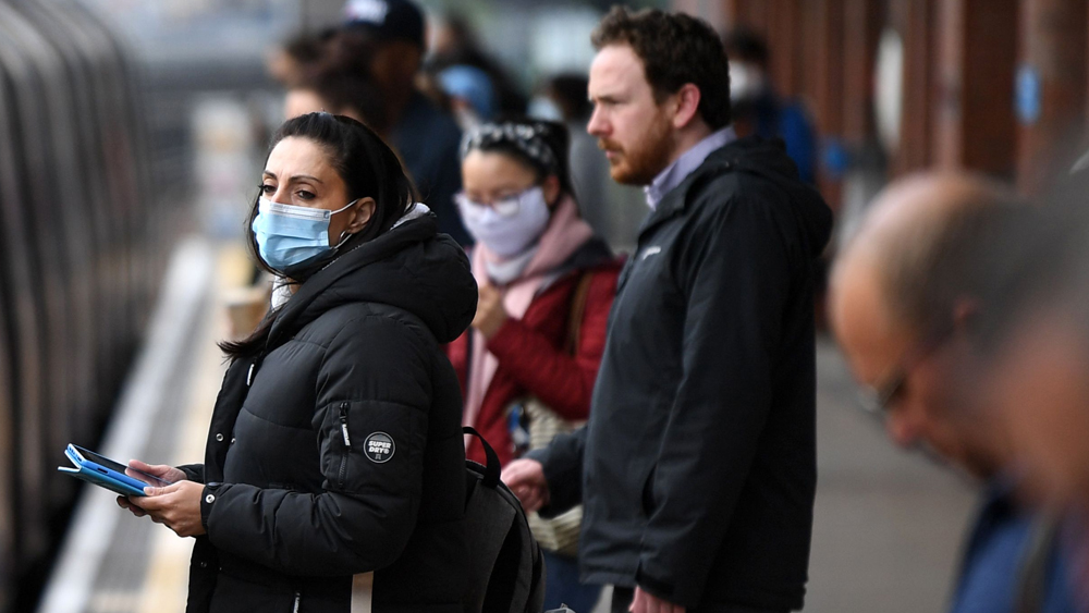 ব্রিটেনে এখনও পর্যন্ত করোনা দু’লক্ষ ৩০ হাজারের বেশি মানুষ। মৃত্যু হয়েছে ৩৩ হাজার মানুষের।