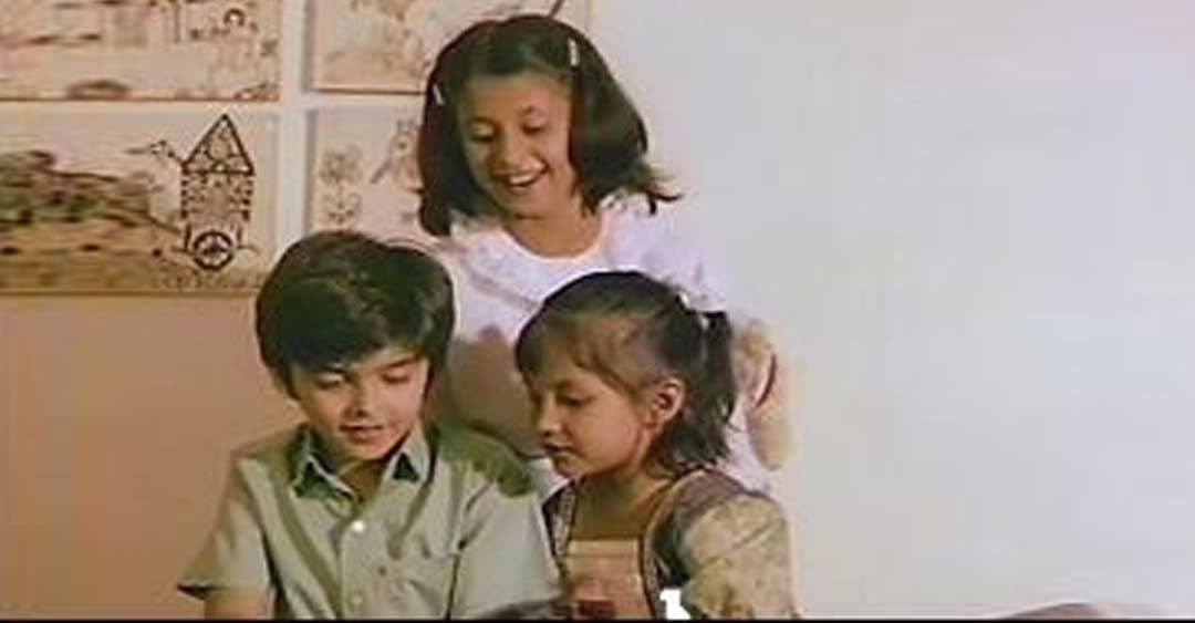 সাল ১৯৮৩। ঊর্মিলা অভিনয় করেন শেখর কপূর পরিচালিত ছবি ‘মাসুম’-এ। এই ছবিতে ‘লকড়ি কি কাটি’ গানটি তাঁর উপরেই আধারিত ছিল। প্রাপ্তবয়স্ক অভিনেতা হিসেবে ঊর্মিলার প্রথম হিন্দি ছবি ‘নরসিংহ’। ওই ছবিতে ঊর্মিলা ছাড়াও ছিলেন সানি দেওল, ডিম্পল কাপাডিয়া এবং ওম পুরীর মতো অভিনেতা।