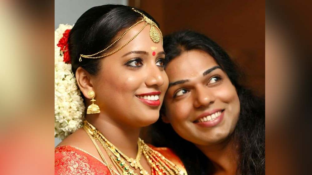 ছোট দুই মেয়েকে একাই মানুষ করতে থাকেন অনিতা। জমি জায়গা বিক্রি করে, নিজে বিভিন্ন রকম কাজ করে রোজগার করেন। তা দিয়ে লেখাপড়া শেখান দুই মেয়েকে। এ ভাবেই কেটে যাচ্ছিল অনিতার জীবন। মেয়েরাও বড় হতে থাকে। তাঁরও বয়স বাড়তে থাকে।