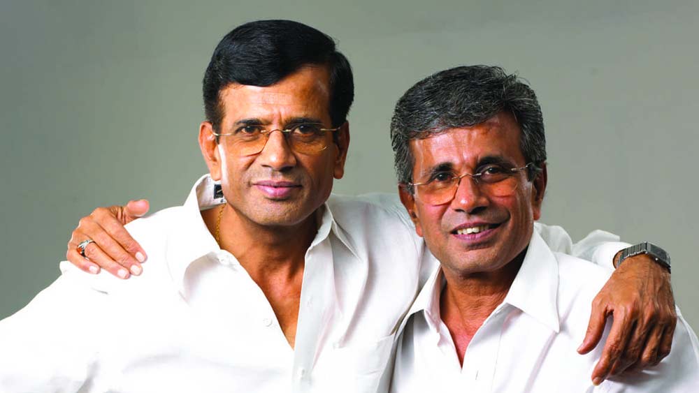 ছবি দেখে বেরিয়েই সেলিম তো ‘থ’। যা ভেবেছিলেন ঠিক তার উল্টো। সেলিম ভেবেছিলেন মতের মিল না হওয়ার জন্যই বুঝি আব্বাস-মস্তান সলমনকে ছবিতে নেননি। কিন্তু এ কি! সেলিম যা যা পরিবর্তন করার উপদেশ দিয়েছিলেন, তার সব কয়টি নিয়েছেন আব্বাস-মস্তান।