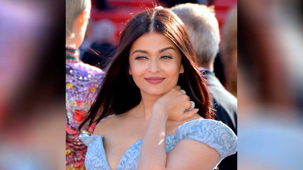 বেশ কয়েক বছর পর এক সাক্ষাৎকারে ঐশ্বর্যাকে জিজ্ঞাসা করা হয়েছিল, সব চেয়ে খারাপ কমেন্ট এ যাবতকাল কী পেয়েছেন তিনি? ঐশ্বর্যা বলেছিলেন, “প্লাস্টিক।” অতএব ভোলেননি তিনি। রাগ পুষে রেখে দিয়েছেন এখনও।