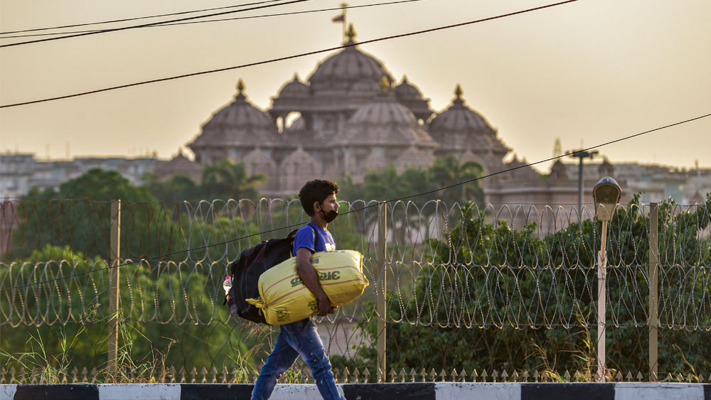 ধর্মীয় উপাসনাস্থল সমস্ত বন্ধ থাকবে। কোনও ধরনের ধর্মীয় জমায়েত কঠোর ভাবে নিষিদ্ধ।