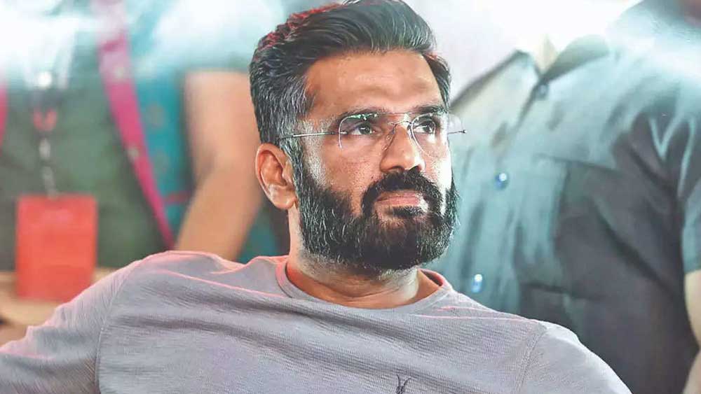 সুনীলের এই বিশাল কর্মকাণ্ডের কথা প্রকাশ পেতেই সেলেব বন্ধুরাও প্রশংসায় ফেটে পড়েছিলেন তাঁর। শুধু সিনেমার পর্দাতেই নয়, বাস্তব জীবনেও তিনি যে হিরো, প্রমাণ করেছিলেন সুনীল শেট্টি।