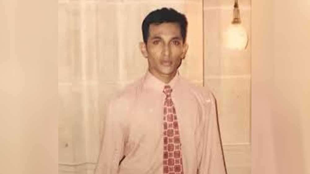 ছোটবেলা থেকেই পড়াশোনায় অসম্ভব আগ্রহী ছিলেন টেরেন্স। পড়তেন বান্দ্রার সেন্ট টেরেসা হাইস্কুলে। এমনিতে উচ্চবিত্তদের জন্য সেই স্কুলে দুঃস্থ ছেলেমেয়দের জন্য ছিল ‘গরিবি কোটা’। বিনামূল্যে স্কুল থেকে খাবারও দেওয়া হত তাঁদের।