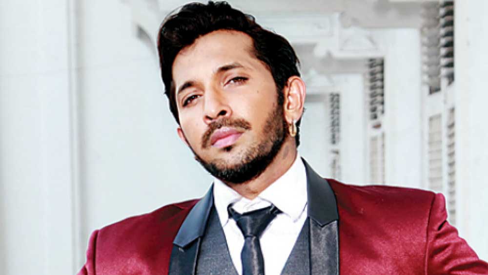 চোখের সামনে নিজেদের বাড়ি ভেঙে যাচ্ছে দেখে নিজেকে সামলাতে পারেননি টেরেন্স। খুব কেঁদেছিলেন। সে দিনই ঠিক করে নেন, কিছু একটা করতেই হবে। কিন্তু কী করবেন? কী-ই বা ক্ষমতা রয়েছে তাঁর? এত বড় শহরে কার কাছেই বা যাবেন তিনি?