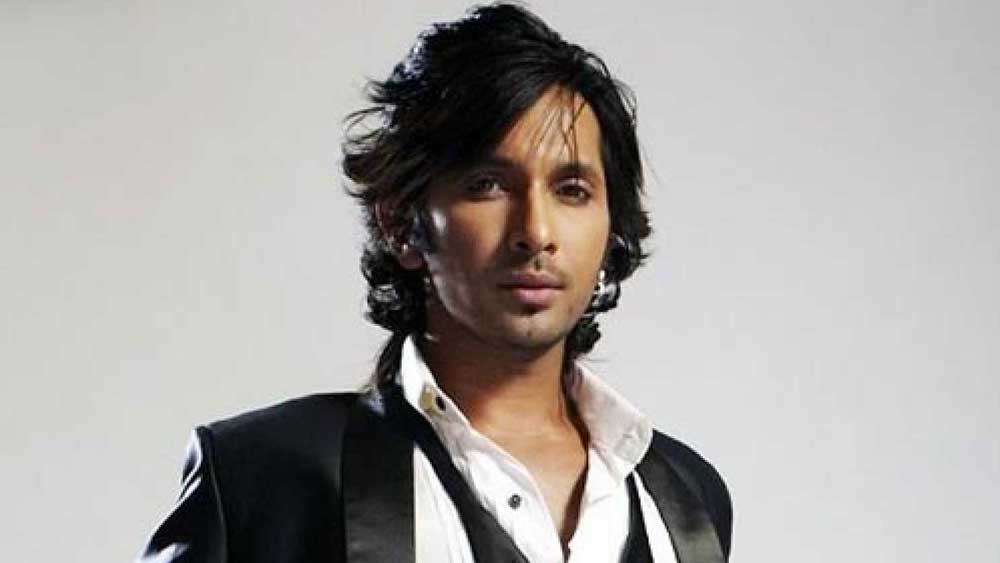 বেশ কিছু দিন এ ভাবে চলার পর টেরেন্স ঠিক করেন, মুম্বইতেই একটি ডান্স অ্যাকাডেমি খোলার। তাই করেন। কিন্তু যে সব শহরের বাইরে যে সব ছাত্রছাত্রীদের বাড়ি গিয়ে নাচ শেখাতেন, তাঁরা কেউ মুম্বইয়ে এসে নাচ শিখতে রাজি হলেন না। সে আর এক লড়াই।