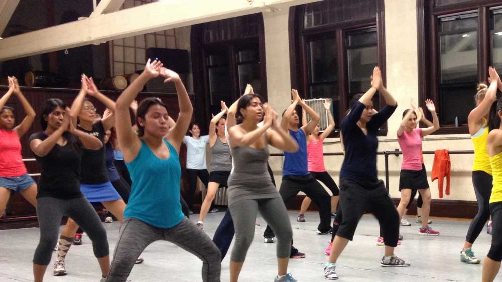 কী করবেন এই নিয়ে টেরেন্স যখন দিশেহারা, ঠিক তখনই তিনি লক্ষ্য করেন সে সময় বলিউডে অ্যারোবিক্সের চাহিদা খুব বাড়ছে। অভিনেত্রীদের মধ্যেও এর চাহিদা বাড়ছে খুবই। টেরেন্স ঠিক করেন অ্যারোবিক্স শেখাবেন তিনি।