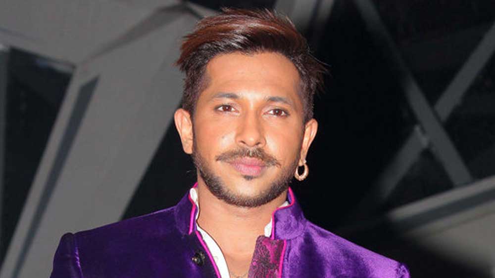 ব্যক্তিগত ব্যস্ততায় হারিয়েছেন ভালবাসাকেও। টেরেন্সই এক বার বলেছিলেন, ১০ বছর যার সঙ্গে লিভ-ইন সম্পর্কে ছিলেন তিনি, তাঁরই সঙ্গে নিজের দোষে ব্রেকআপ হয়ে গিয়েছিল। এতটাই ব্যস্ত হয়ে পড়েছিলেন কেরিয়ার গড়তে যে সময় দিতে ভুলে গিয়েছিলেন একেবারেই।