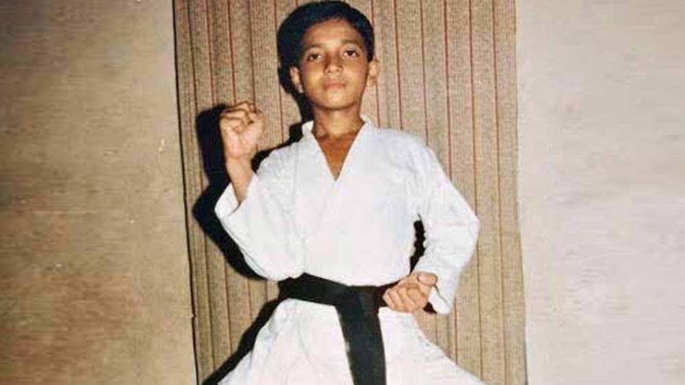 এই মুহূর্তে ভারতীয় দলের অন্যতম নির্ভরযোগ্য ব্যাটসম্যান। ইদানিংকালে এক দিনের দলে তেমন সুযোগ না পেলেও টেস্ট ক্রিকেটে নিজের জাত চিনিয়েছেন বারেবারেই।