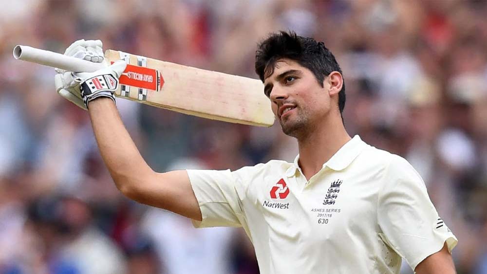 ইনি অ্যালিস্টার কুক। ১৬১টি টেস্ট খেলে করেছেন ১২ হাজার ৪৭২ রান।