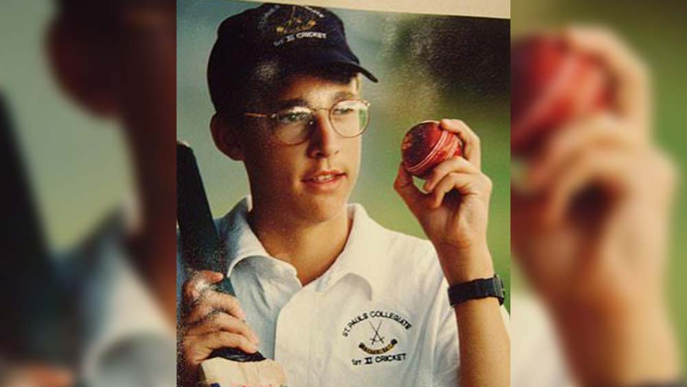 বাঁ-হাতি স্পিন বোলার। নিউজিল্যান্ড দলের অন্যতম স্তম্ভ ছিলেন তিনি।