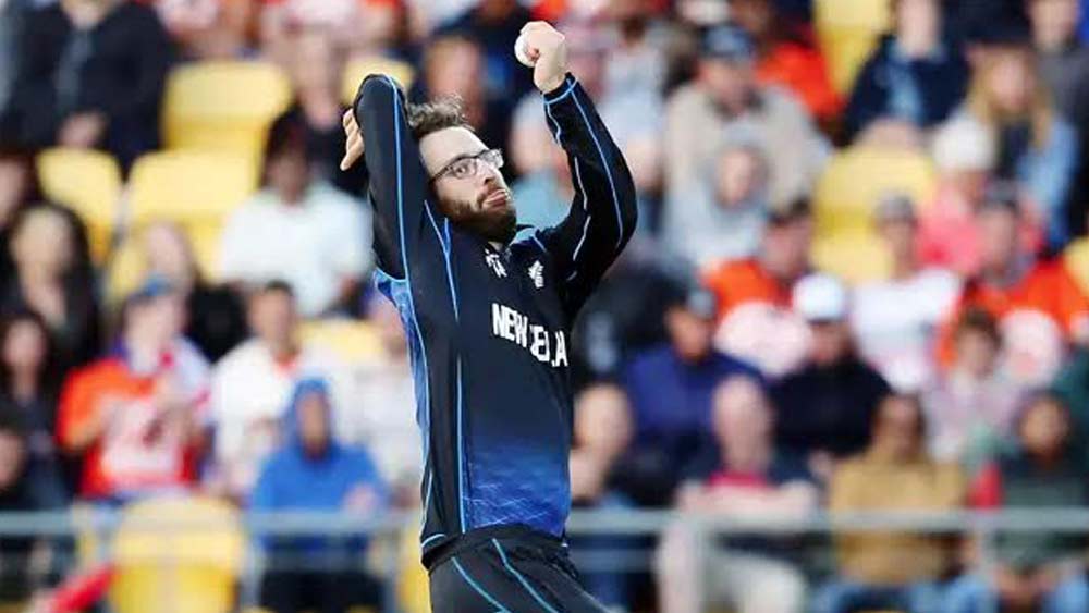 ইনি ড্যানিয়েল ভেত্তোরি। টেস্ট ও এক দিনের ম্যাচে ৩০০-র বেশি উইকেট রয়েছে তাঁর। টেস্টে একটি ইনিংসে পাঁচ উইকেট নিয়েছেন ২০ বারেরও বেশি।