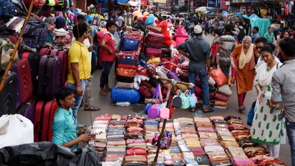 যে সব ঘোষণায় মোদী সরকারের এক পয়সাও অবদান নেই:
• হকারদের ঋণ ৫,০০০ কোটি টাকা।
• কৃষি পরিকাঠামো উন্নয়ন তহবিল ১ লক্ষ কোটি টাকা।
• রিজার্ভ ব্যাঙ্কের মাধ্যমে নগদ জোগান ৮ লক্ষ ১ হাজার ৬০৩ কোটি টাকা।