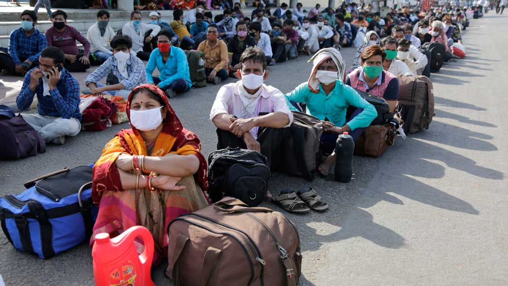 তা হলে করোনা-সঙ্কট, লকডাউনের ধাক্কা কাটানো, অর্থনীতিকে চাঙ্গা করতে কোথায় খরচ করছে মোদী সরকার:
• এনবিএফসি-র জন্য ঋণ গ্যারান্টিতে ৯,০০০ কোটি টাকা।
• পরিযায়ী শ্রমিকদের জন্য দু’মাসের রেশন বাবদ ২,৫০০ কোটি টাকা।
• মুদ্রা ঋণে সুদে ভর্তুকি ১,৫০০ কোটি টাকা।
• মৎস্য সম্পদ যোজনা ২০,০০০ কোটি টাকা।