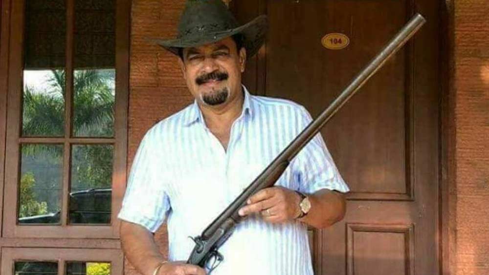 শ্রীধর এখন সরে এসেছেন অন্ধকার দুনিয়া থেকে। তিনি এখন একটি ট্যাবলেয়েডের মালিক। এ ছাড়াও জড়িত ছবি প্রযোজনায়।