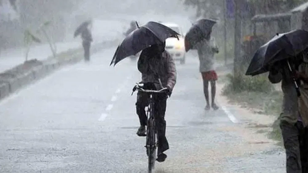 আমপানের প্রভাবে ৬ জেলায়— কলকাতা, পূর্ব মেদিনীপুর, দুই ২৪ পরগনা, হুগলি, নদিয়াতে প্রবল বৃষ্টিপাতের আশঙ্কা রয়েছে মঙ্গল এবং বুধবার। কলকাতাতেও ঝড়ের ঝাপটা পড়তে পারে।