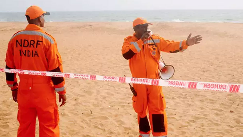 জাতীয় বিপর্যয় মোকাবিলা বাহিনীর ১৭টি দলকে পশ্চিমবঙ্গ এবং ওড়িশায় মোতায়েন করা হয়েছে। তার মধ্যে ৭টি দল থাকবে বাংলার ৬টি জেলায়, ১০টি দল থাকবে ওড়িশায়।