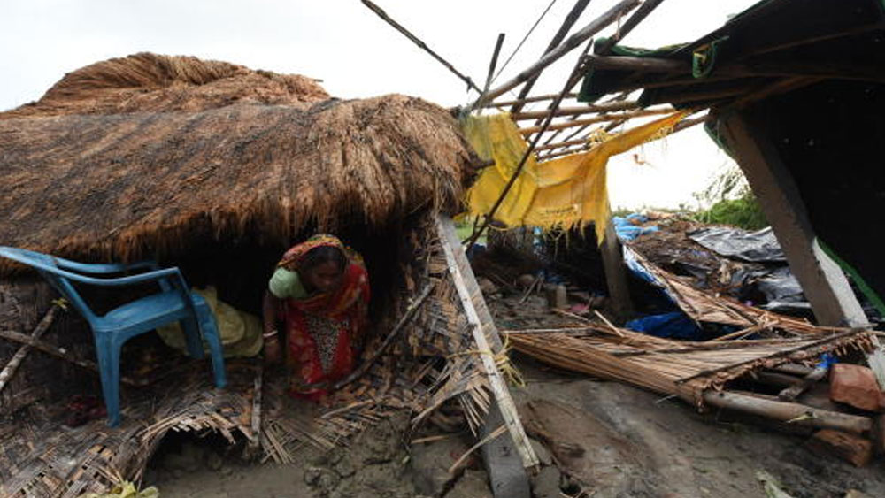 ২০১৯-এর ডিসেম্বরে প্রবল ঘূর্ণিঝড় বুলবুলের ধাক্কায় ক্ষতিগ্রস্ত হয়েছিল পশ্চিমবঙ্গের উপকূলীয় জেলাগুলি। বুলবুল আছড়ে পড়ে ঘণ্টায় ১১০ কিলোমিটার গতিবেগে। অর্থাৎ আমপানের গতি হতে পারে বুলবুলের দেড় গুণ।