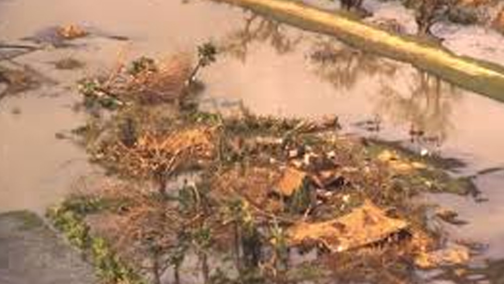 এই ঘূর্ণিঝড়ের প্রকোপে তিন দিন ধরে ভারী বৃষ্টিপাত চলেছিল । ৭ মিটার থেকে ১০ মিটার অবধি উচ্চতার জলোচ্ছ্বাসে প্লাবিত হয়ে গিয়েছিল ২০ কিমি অবধি এলাকা।