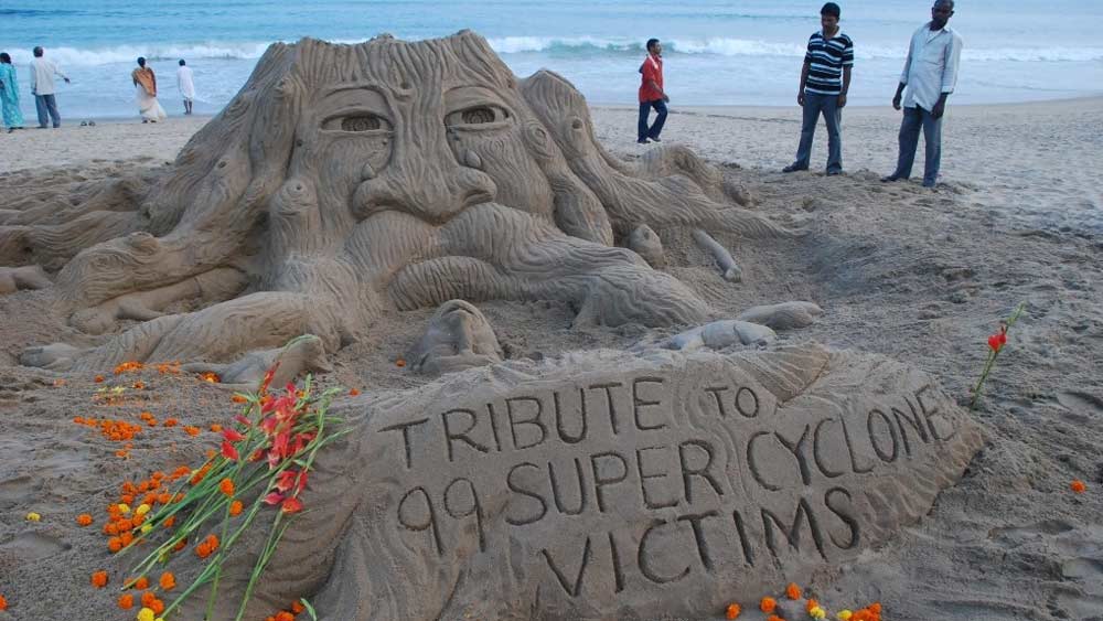 পাশাপাশি ওড়িশা-ই দেশের প্রথম রাজ্য যেখানে বিপর্যয় মোকাবিলা দল তৈরি করা হয়। তার পর ওড়িশার দৃষ্টান্ত সামনে রেখে এই পথে পা রেখে দেশের অন্যান্য রাজ্যেও তৈরি হয় ডিজাস্টার ম্যানেজমেন্ট অথরিটি।
(তথ্যসূত্র: ওড়িশা ডিজাস্টার ম্যানেজমেন্ট অথরিটি)