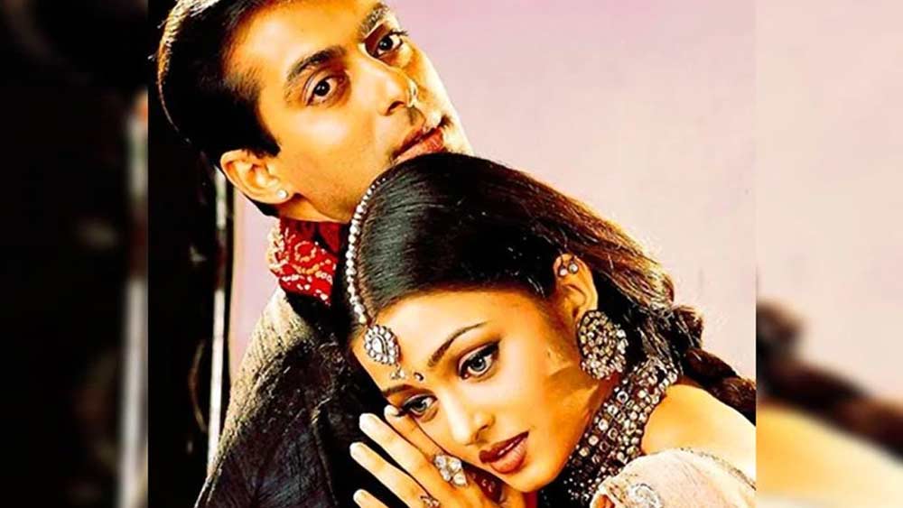 অন্য দিকে, ঐশ্বর্যা এবং সলমনও আরও কাছাকাছি আসার সুযোগ পেয়ে যান। সলমনের দুই বোন আলভিরা এবং অর্পিতার সঙ্গেও বেশ ভাল সম্পর্ক হয়ে যায় অ্যাশের। মিডিয়া তখন তাঁদের প্রেমের গুঞ্জনে ডগমগ করছে। সলমনও বলিউডে ঐশ্বর্যার পায়ের তলায় মাটি শক্ত করতে উঠে পড়ে লাগেন। তিনি কার সঙ্গে কাজ করবেন, কোন ছবি নেবেন সে ব্যাপারেও পরামর্শ দিতে শুরু করেন সলমন।