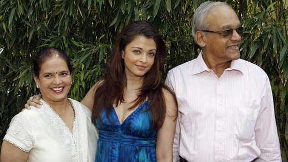 ঐশ্বর্যার বাড়ি থেকেও কিছুতেই এই সম্পর্ক মেনে নিতে চাইছিলেন না তাঁর বাবা-মা, সে কথা পরবর্তীকালে নিজেই বলেছিলেন সলমন। এক বার এক অ্যাওয়ার্ড সেরেমনিতে চোখে সানগ্লাস পরে পুরস্কার নিতেও ওঠেন ঐশ্বর্যা। মনে খটকা লাগে উপস্থিত দর্শকদের। ঐশ্বর্যা বলেছিলেন চোখে ইনফেকশন হয়েছে। কিন্তু ইন্ডাস্ট্রির অন্দর বলছিল অন্য কথা।