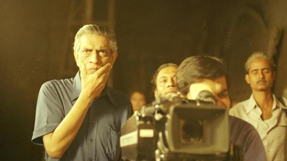 মায়ের মুখে আর্থার কোনান ডয়েলের ‘ব্রাজিলিয়ান ক্যাট’-এর বাংলা অনুবাদ আচ্ছন্ন করে রেখেছিল একাকি শৈশবকে। পরে ‘ব্রাজিলের কালো বাঘ’-কে বাংলায় তিনিও ফিরিয়ে দেন পরবর্তী অসংখ্য প্রজন্মের শৈশবকে।