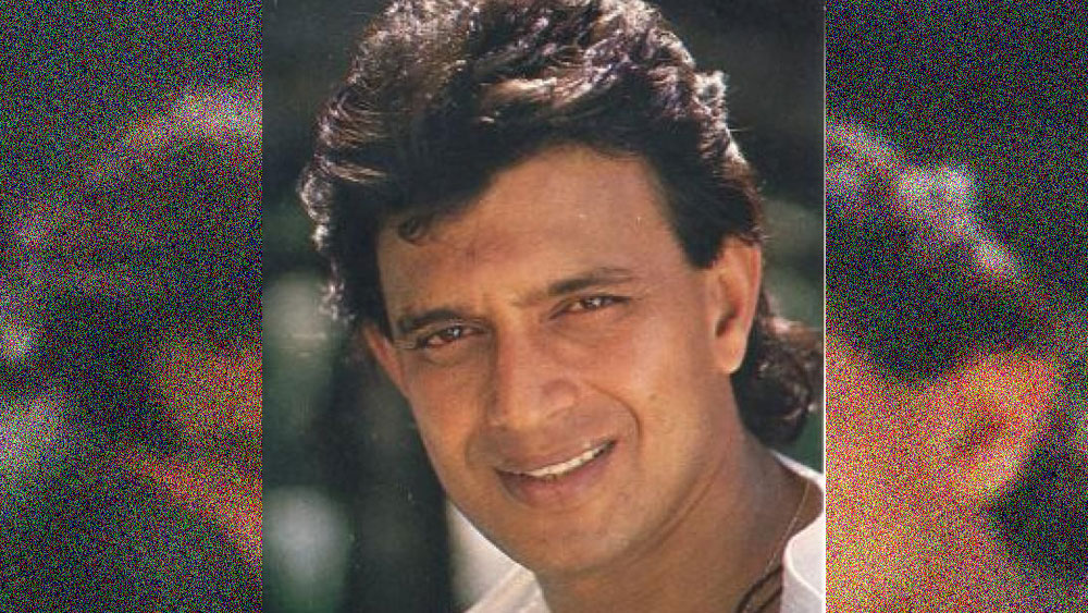 ইতিমধ্যেই ১৯৮৩ সালে ‘প্যার ঝুকতা নেহি’ ছবির শুটিং শেষ হয়। শুধু মুক্তির অপেক্ষায় ছিল। কিন্তু মিঠুনের মতো এক জন অ্যাকশন এবং ডান্সিং হিরো ছবিটায় কতটা সফল হবে তা নিয়ে ডিস্ট্রিবিউটরদের মধ্যে একটা আশঙ্কা ছিল। ছবিটি বাজারে আদৌ চলবে কি না তা নিয়েও একটা দোলাচল ছিল। ফলে পুরো শুটিং শেষ হওয়ার পরেও দু’বছর ছবিটির মুক্তি আটকে গিয়েছিল।