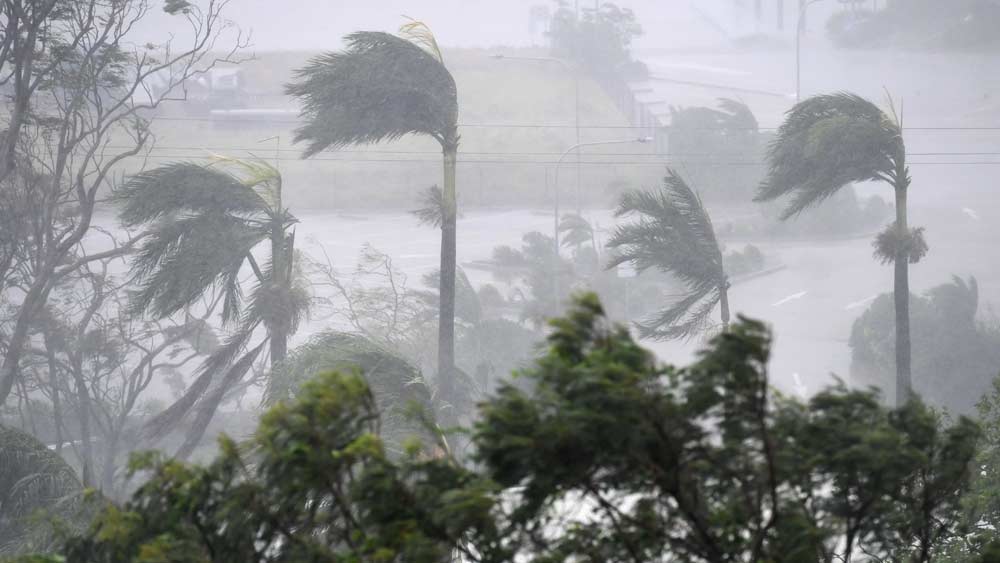 ভারত মহাসাগরে ঘূর্ণিঝড়কে সাইক্লোন বলা হলেও অতলান্তিক মহাসাগরীয় এলাকায় ঘূর্ণিঝড়কে বলা হয় হারিকেন, প্রশান্ত মহাসাগরীয় অঞ্চলে বলা হয় টাইফুন।