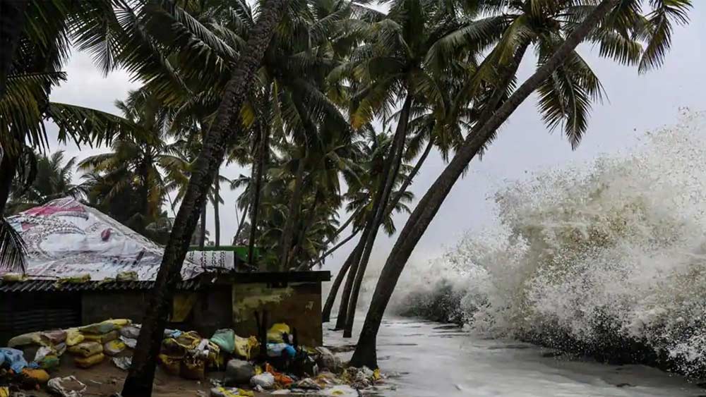 শুধু ‘হুদহুদ’-ই নয়। প্রতি ঘূর্ণিঝড়ের নামের সঙ্গেই জড়িয়ে থাকে কোনও দেশের ঐতিহ্য।