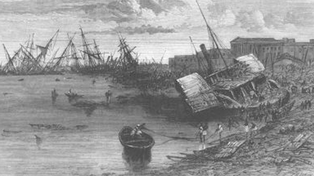 বাংলায় আশ্বিনের ঝড় যে সময়ে দেখা যায়, সে রকম সময়েই, ১৭৩৭-এর ১০ ও ১১ অক্টোবরের সন্ধিক্ষণে গভীর রাতে ধেয়ে এসেছিল ঘূর্ণিঝড়। সেইসঙ্গে বিপর্যয় আরও তীব্র করেছিল ভূমিকম্প ও হুগলি নদীতে জলোচ্ছ্বাস। তৎকালীন বিবরণের নথি থেকে মনে করা হয়, গঙ্গায় সে সময় সুনামি দেখা দিয়েছিল।