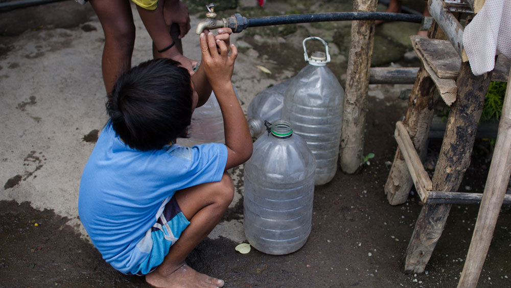 খুব দরকার না থাকলে বাইরে বেরনো বন্ধ থাকাই ভাল। কারণ বাইরে থেকে  ঘুরে এলে স্নান করার অবকাশ এখন জলের অভাবে কম।