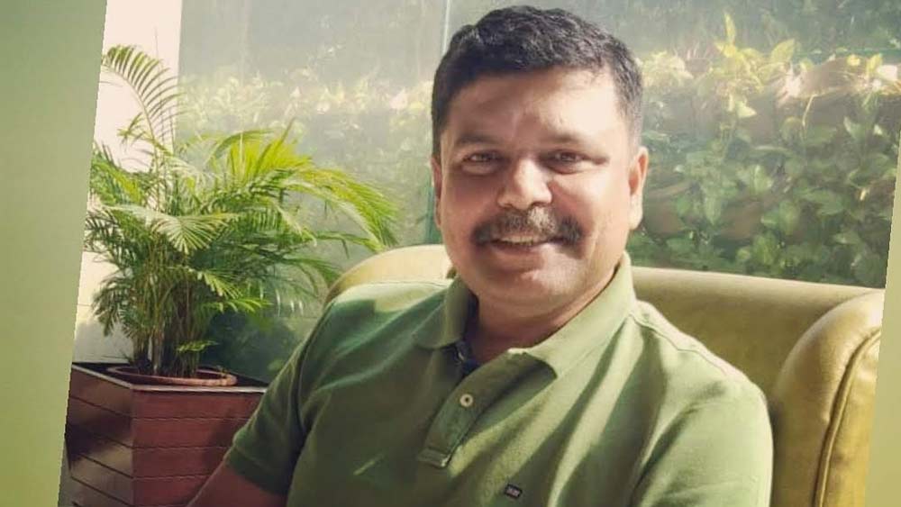 একটি স্বেচ্ছাসেবী সংস্থার প্রোগ্রাম অফিসার হিসাবে কাজ করার সময় বিষয়টি নজরে আসে ঝাড়খণ্ডের বাসিন্দা নীলকান্ত মিশ্রের। তার পর তিনি মৎস্যজীবীদের উন্নতমানের চাষের ব্যাপারে অবহিত করার কাজ শুরু করেন। প্রতিষ্ঠা করেন একটি অসরকারি সংস্থা। তাঁর সেই সংস্থার হাত ধরে প্রায় ছ’টি রাজ্যের ২৫ হাজারেরও বেশি মৎস্যজীবীর জীবনে এসেছে পরিবর্তন। কেমন করে এত মৎস্যজীবীর জীবন পাল্টে দিলেন তিনি?