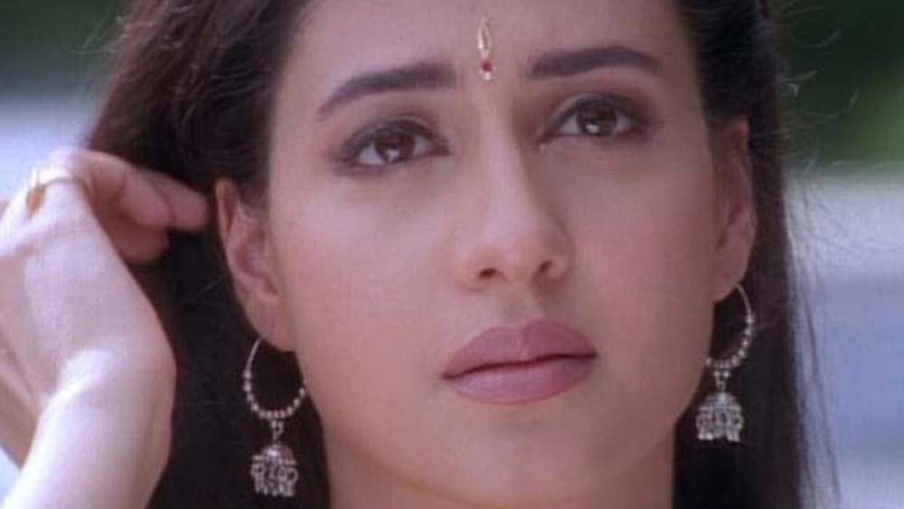 ঘটনার জেরে শোকে ভেঙে পড়েন প্রিয়া। সে সময় তাঁকে নতুন কোনও কাজে ব্যস্ত রাখতে বাড়ির লোকই পরামর্শ দেন, ছবিতে অভিনয় শুরু করার।