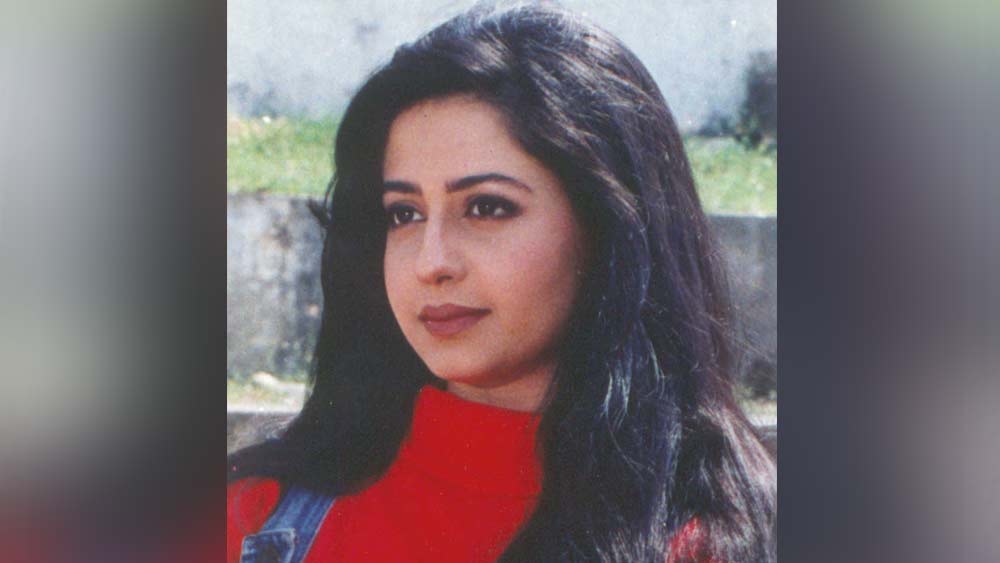 কয়েক বছরেও ছবি পরিবর্তিত না হওয়ায় প্রিয়া অভিনয় ছেড়ে দেওয়ার সিদ্ধান্ত নেন। এর পর ইন্ডাস্ট্রি থেকে প্রায় উধাও হয়ে যান তিনি। অভিনয় তো বটেই, তাঁকে দেথা যায়নি কোনও অনুষ্ঠানেও।