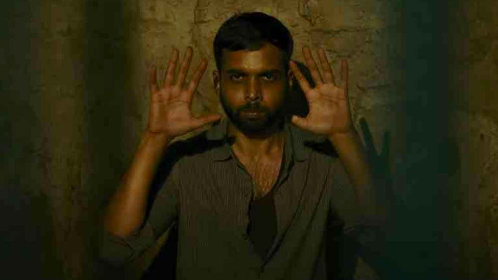 অভিষেক বন্দ্যোপাধ্যায়। পাতাল লোকে বিশাল ত্যাগীর ভূমিকায় অভিনয় করেছেন তিনি। সিরিয়াল কিলার বিশাল ত্যাগী সিরিজের অন্যতম মুখ্য চরিত্র। তাঁর সম্পর্কে জানতে নিজের জীবন বাজি রেখেছিলেন পুলিশ অফিসার হাতিরাম চৌধরি। তাঁর চোখের দিকে তাকিয়ে ভয় পেয়েছিলেন খ্যাতনামা সাংবাদিক সঞ্জীব মেহরাও। এই সিরিজ দেখিয়েছে, কুখ্যাত সিরিয়াল কিলারের কুকুরের প্রতি প্রেম।