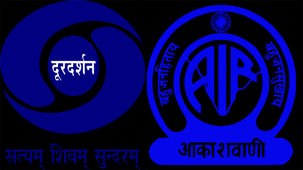 অল ইন্ডিয়া রেডিয়োর অংশ হিসেবে দিল্লি থেকে দূরদর্শন নিয়মিত সম্প্রচার শুরু করেছিল ১৯৬৫ সালে। সে সময় পাঁচ মিনিটের বুলেটিন পাঠ করতেন প্রতিমা।