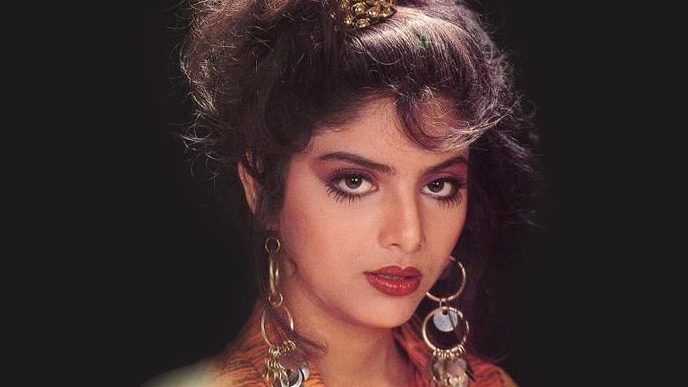 বিয়ের পর মাত্র তিন বছর অভিনয় করেছিলেন সোনম। তবে বিয়ের পরে বেশিদিন ভারতে থাকতে পারেননি তিনি। স্বামী রাজীব এবং ছেলে গৌরবকে নিয়ে সোনমের দাম্পত্যজীবনের বেশিরভাগ অংশ কেটেছে প্রথমে লস অ্যাঞ্জলস, তারপর সুইৎজারল্যান্ডে।