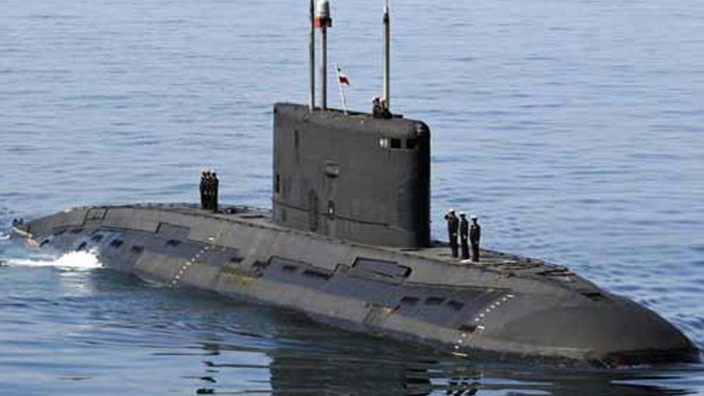 ভারতের নৌবহরে রয়েছে ১৪টি সাধারণ সাবমেরিন। এগুলি ডিজেল-ইলেকট্রিক প্রযুক্তিতে চালিত। তার মধ্যে রয়েছে সিন্ধুঘোষ, শিশুমারের মতো অ্যাটাক সাবমেরিন।