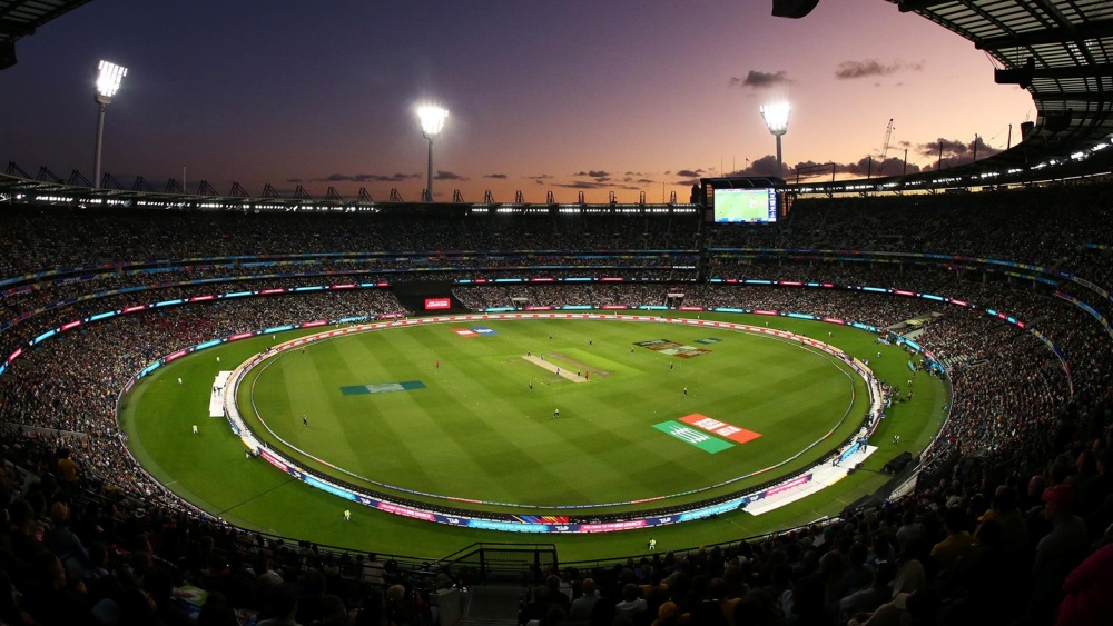 এখন প্রশ্ন হল, এ বারের টি টোয়েন্টি বিশ্বকাপ যদি পিছিয়েই যায়, তা হলে কবে আয়োজন করা হবে এই প্রতিযোগিতার? কারণ, ২০২১ সালেই রয়েছে আরও একটি টি-টোয়েন্টি বিশ্বকাপ। যা বছরের শেষে হওয়ার কথা ভারতে। তবে তা নিয়েও রয়েছে জলঘোলা।