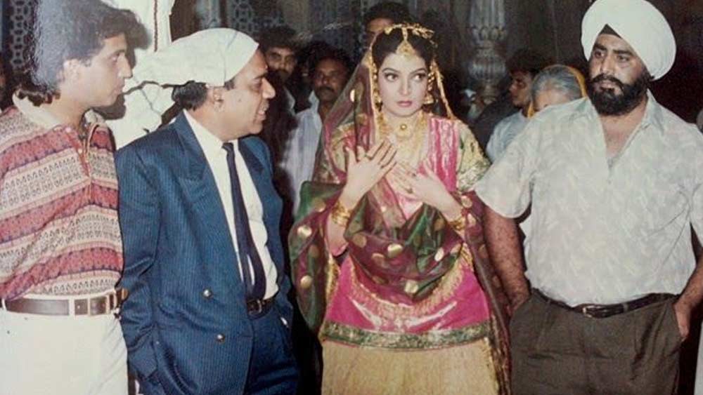 তার আগে ১৯৮৬ সালে তিনি অভিনয় করেছিলেন ‘শর্ত’ ছবিতে। তবে সেখানে তাঁকে দেখা গিয়েছিল এক জন মডেলের ভূমিকাতেই।