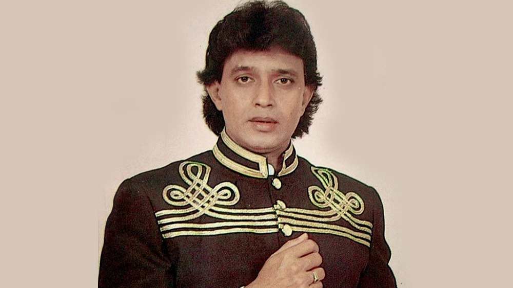 সেই ভাবেই শুটিং হল। শশী-বিনোদরা প্রথমে সময় দিলেন। তাঁদের সময়মতো নিজের শেডিউল তৈরি করলেন মিঠুন। যথা সময়ে মুক্তি পেল ছবি।