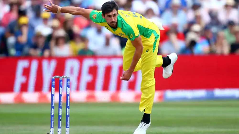 এ বার বোলিং বিভাগ। মিচেল স্টার্ক আসবেন নতুন বল হাতে। অস্ট্রেলিয়ার বাঁ-হাতি পেসার ২২.২২ গড়ে নিয়েছেন ১৭৮ উইকেট। স্ট্রাইক রেট ২৬.১। পাঁচ উইকেট নিয়েছেন সাত বার। এর সঙ্গে লোয়ার অর্ডারে বড় শট নিতেও পারেন।