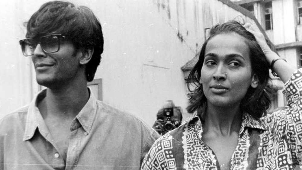 নিজের সময়ে মধু ছিলেন দেশের সেরা মডেলদের মধ্যে এক জন। কেরিয়ারে সাফল্যের পাশাপাশি এসেছে বিতর্কও। সুপারমডেল মিলিন্দ সোমানের সঙ্গে তিনি নগ্ন হয়ে মডেলিং করেন।