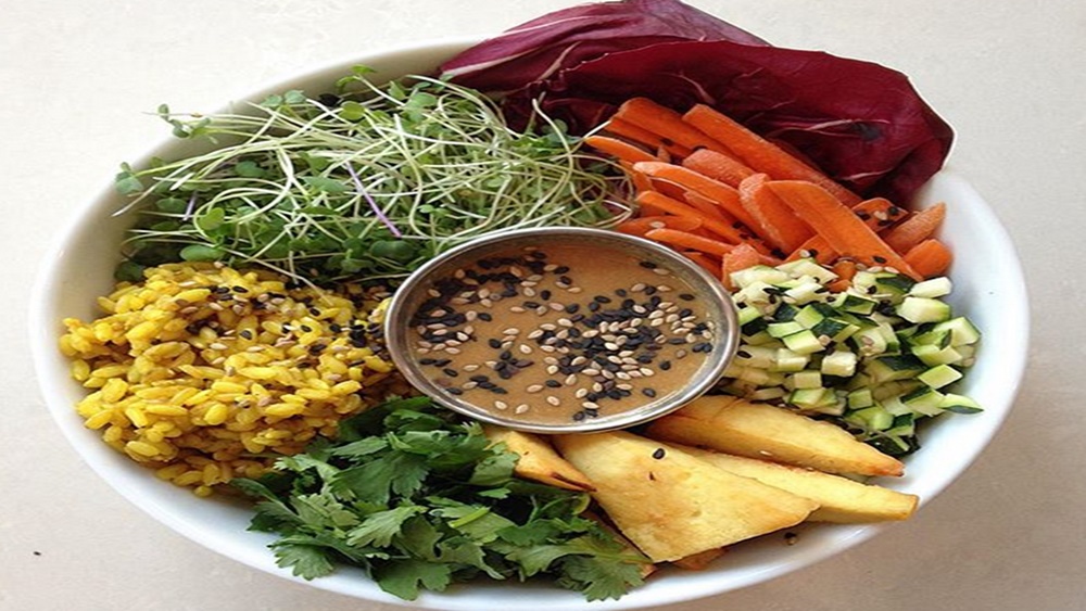 ধীরে ধীরে চাহিদা বাড়তে থাকে মাইক্রোগ্রিনের। বিদ্যাধরনও মাইক্রোগ্রিন তৈরির পরিমাণ বাড়াতে শুরু করেন। এর পর বিভিন্ন ধরনের মাইক্রোগ্রিন তৈরি শুরু করেন তাঁরা। বর্তমানে তাঁরা ছয় থেকে আট ধরনের মাইক্রোগ্রিন ফলান।