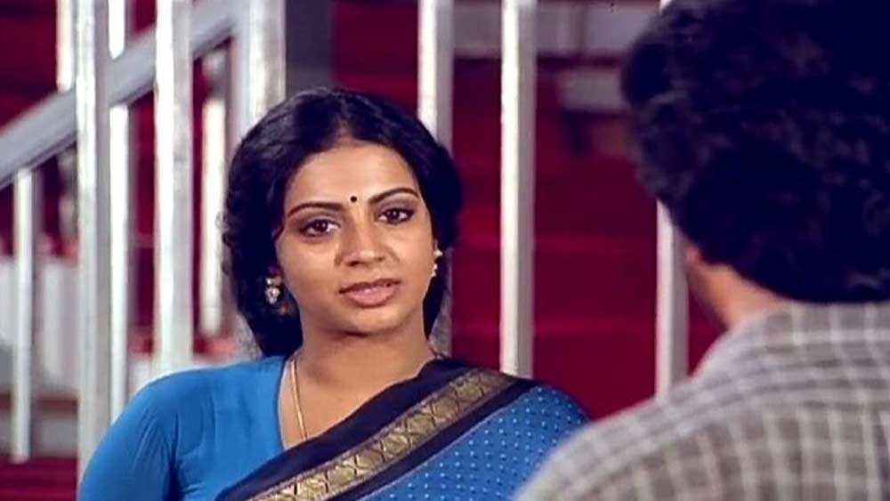 ২০০৬ সালে, শ্রীবিদ্যা যখন মৃত্যুশয্যায়, তাঁর সঙ্গে দেখা করেছিলেন কমল হাসান। দু’বছর পরে মুক্তিপ্রাপ্ত মালয়ামলম ছবি ‘থিরাক্কথা’-র বিষয়বস্তু ছিল তাঁদের সম্পর্কের টানাপড়েন।